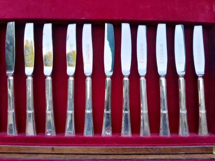 A 115 Piece Sheffield Silver Plate Angora Twelve Place Cutlery Set Comprising  of One Hundred and Fifteen (115) Pieces in a Canteen - Image 9