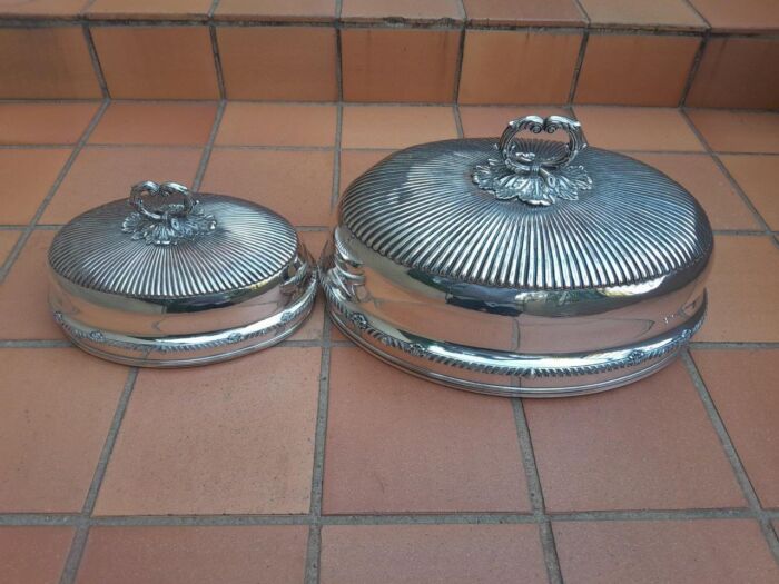 An Antique Near Pair of Two Sheffield EPNS Food Domes  - Image 3