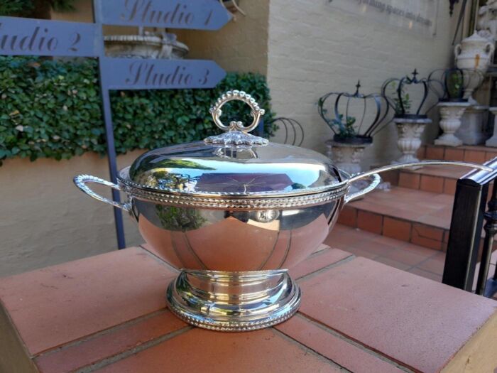 A 20th Century Georgian Style Silver Plated Tureen With Handles And Ladle