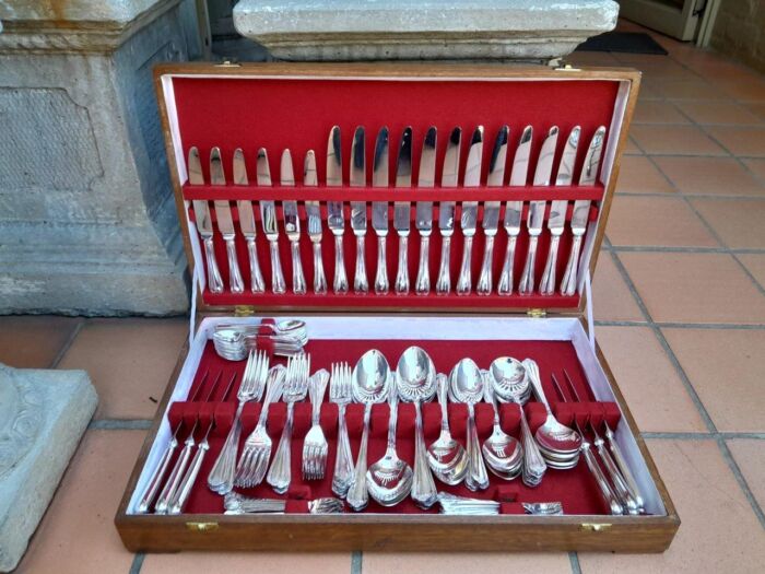 A 12 Place Cutlery Set By Spear & Jackson EPNS Silver-Plate In A Canteen Comprising - Image 2