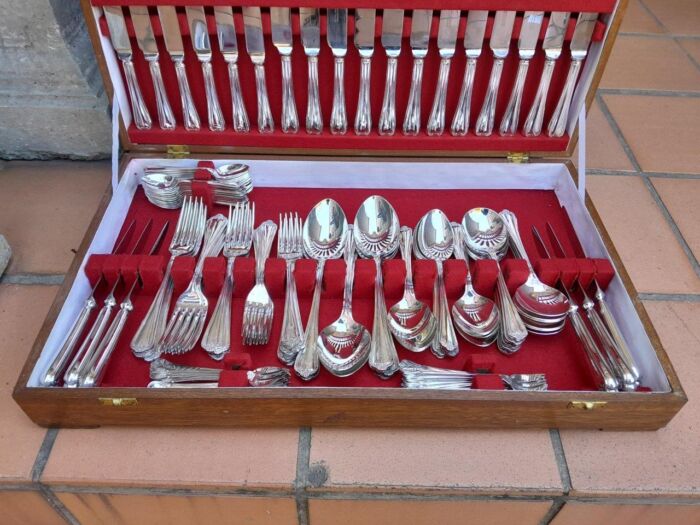 A 12 Place Cutlery Set By Spear & Jackson EPNS Silver-Plate In A Canteen Comprising - Image 5