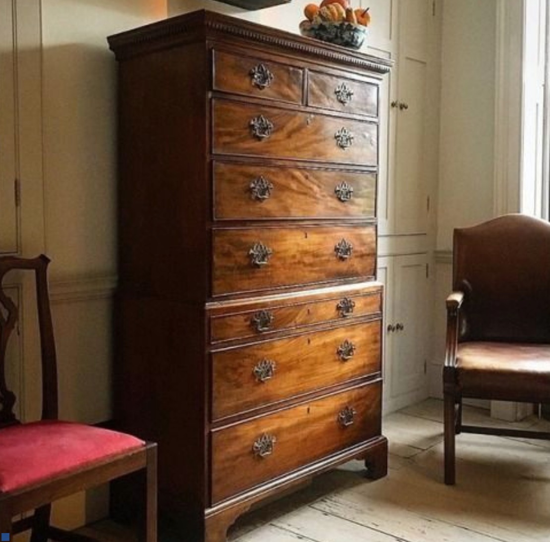 The revival of antique chests on chests in contemporary interiors